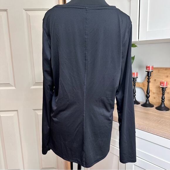 Under Armour Women’s Black Long Sleeve Athletic Shirt Size X-LARGE XL Athleisure - Picture 2 of 6